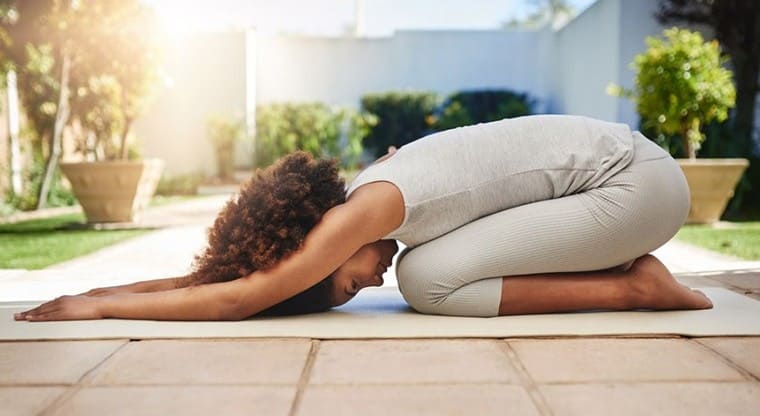 6 простих поз для зняття болю в спині без фізичних вправ