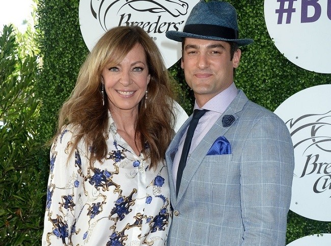 Думка вчених: 9 причин чому молодим чоловікам подобаються жінки постарше