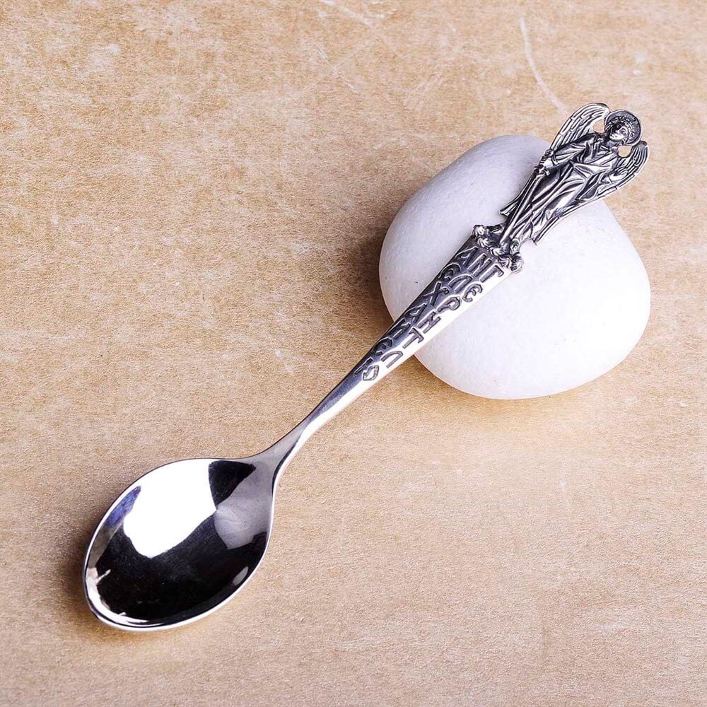 Подарунок на хрестини: що дарують хрещені та інші гості?