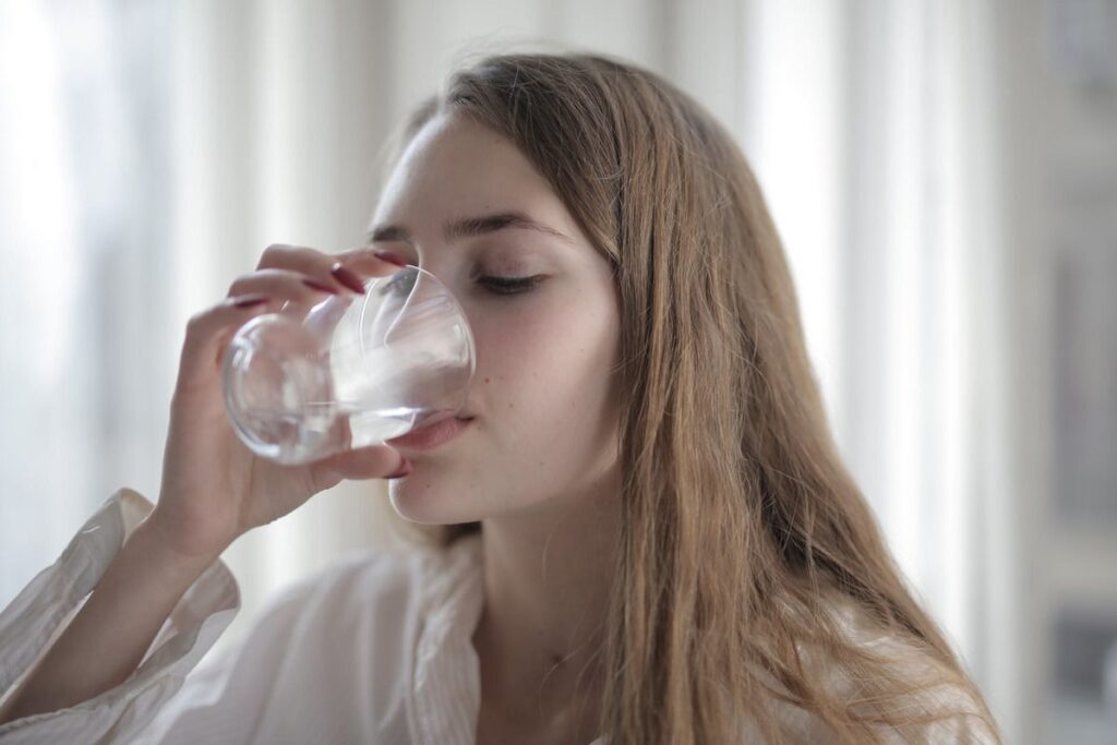 Вода - Які переваги води та скільки ви повинні її пити на день?