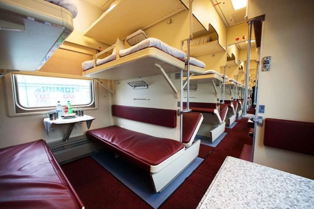 Як зробити подорож поїздом максимально комфортною?