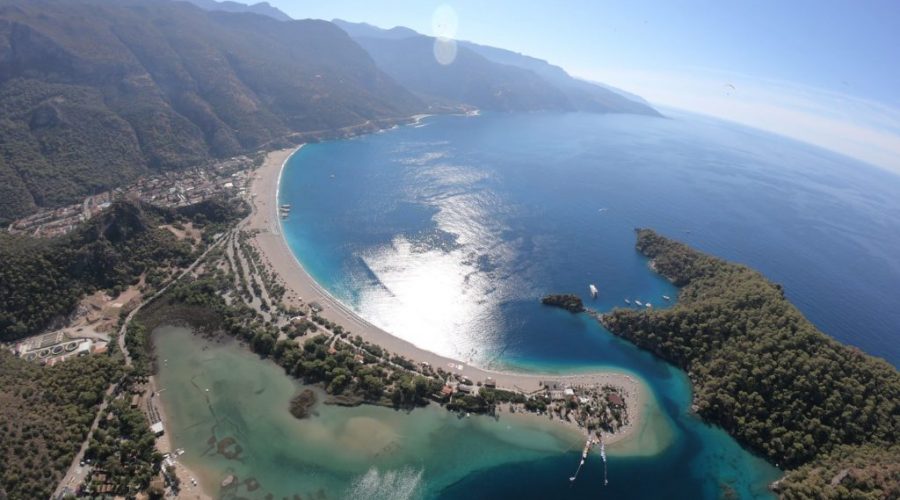 Олюденіз у Туреччині – рай для любителів параглайдингу