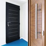 Міжкімнатні двері в маленьких квартирах: хитрощі візуального розширення простору